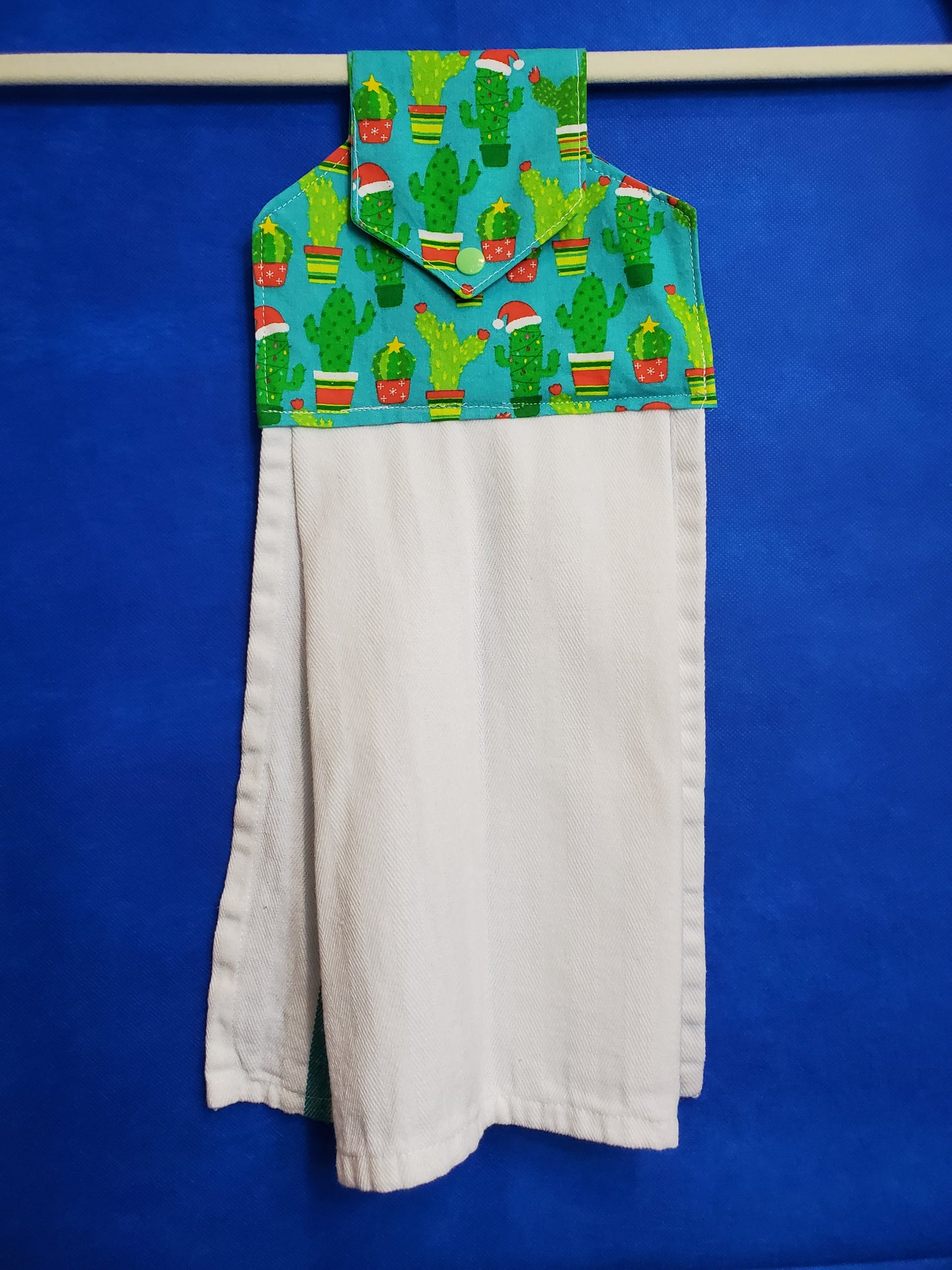 Kitchen Towel / Snap Tab hanging towel / Christmas Cactus