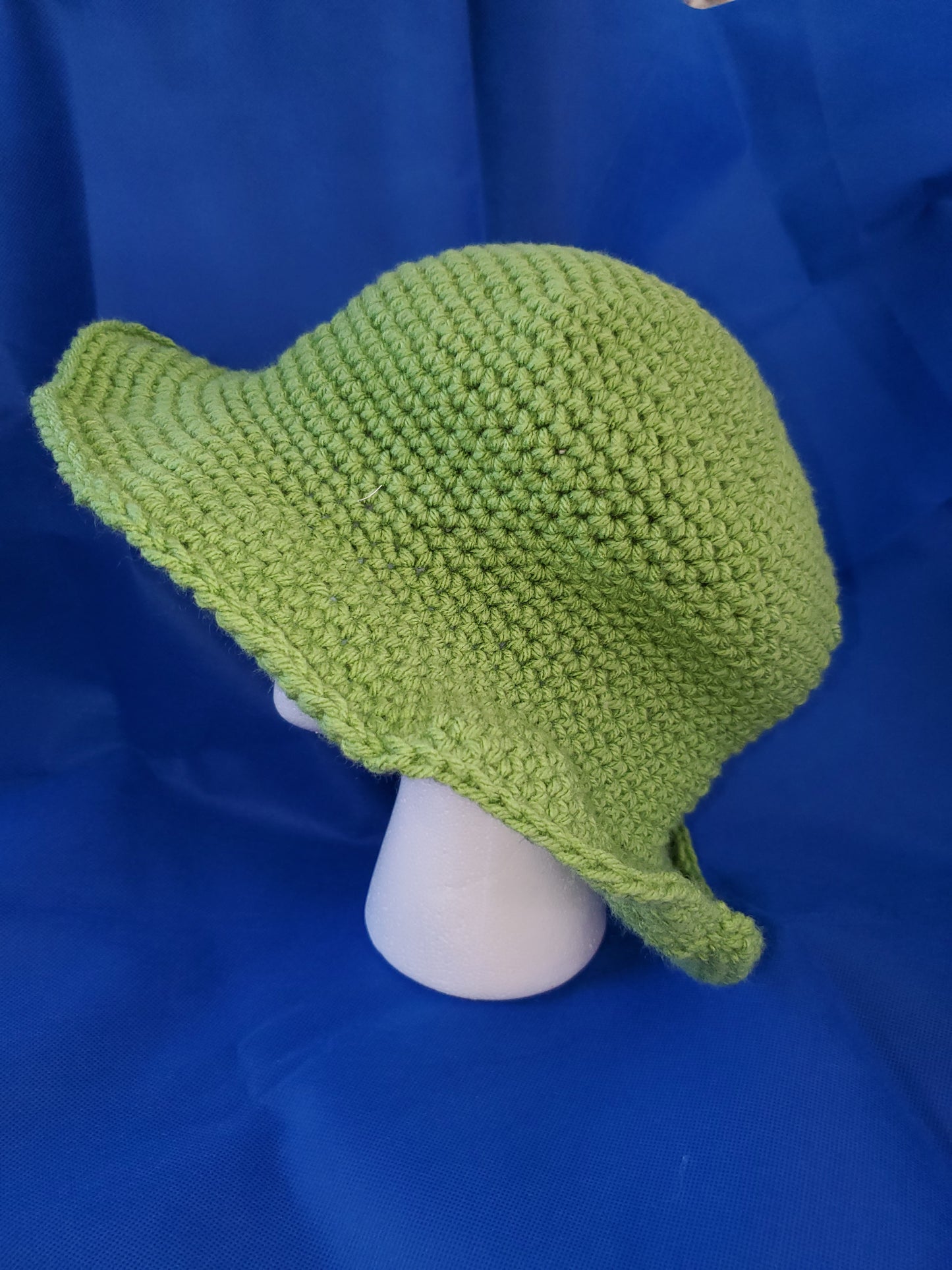 Bucket hat - Green / crocheted