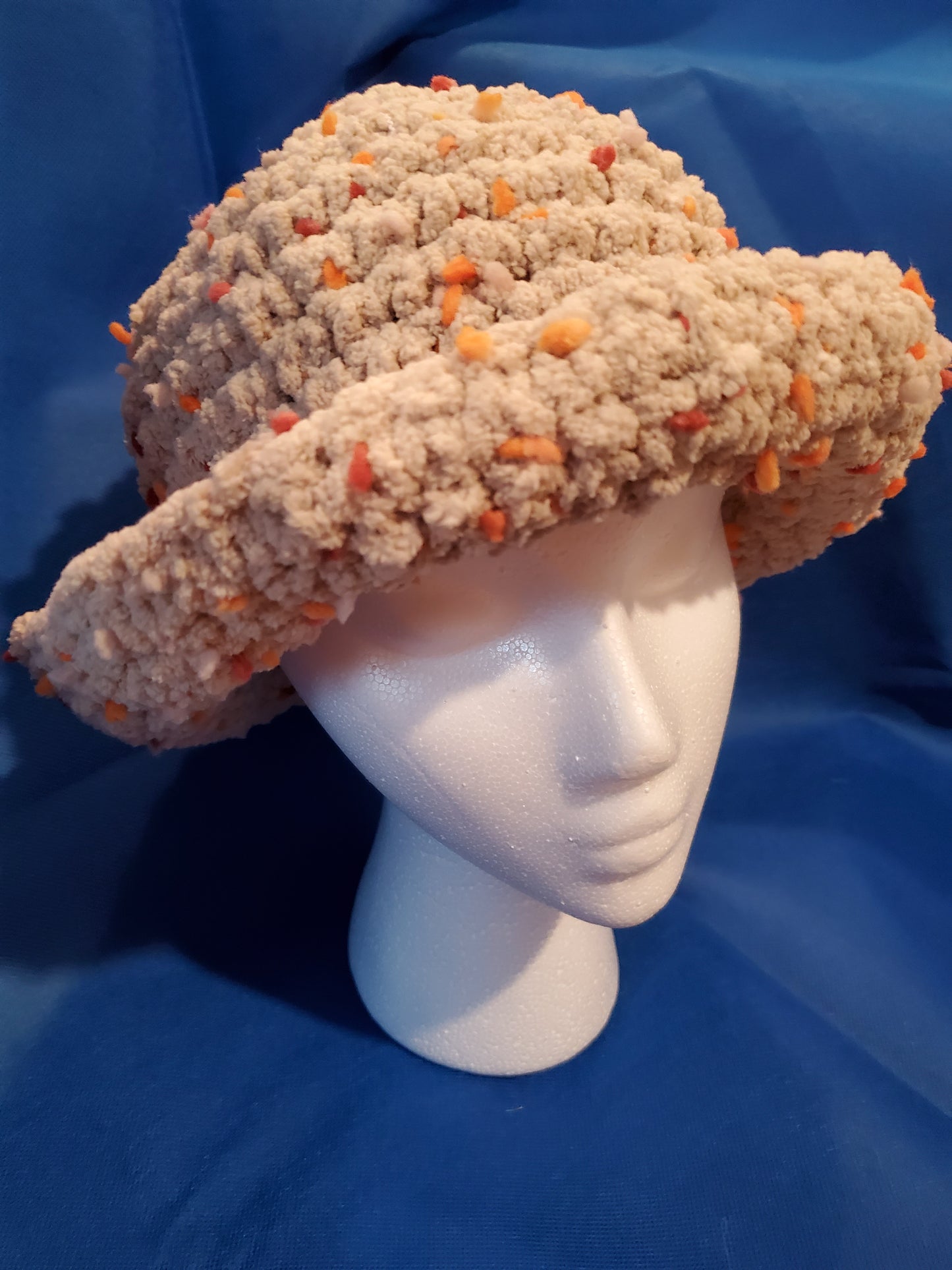 Bucket hat - Beige Confetti / crocheted
