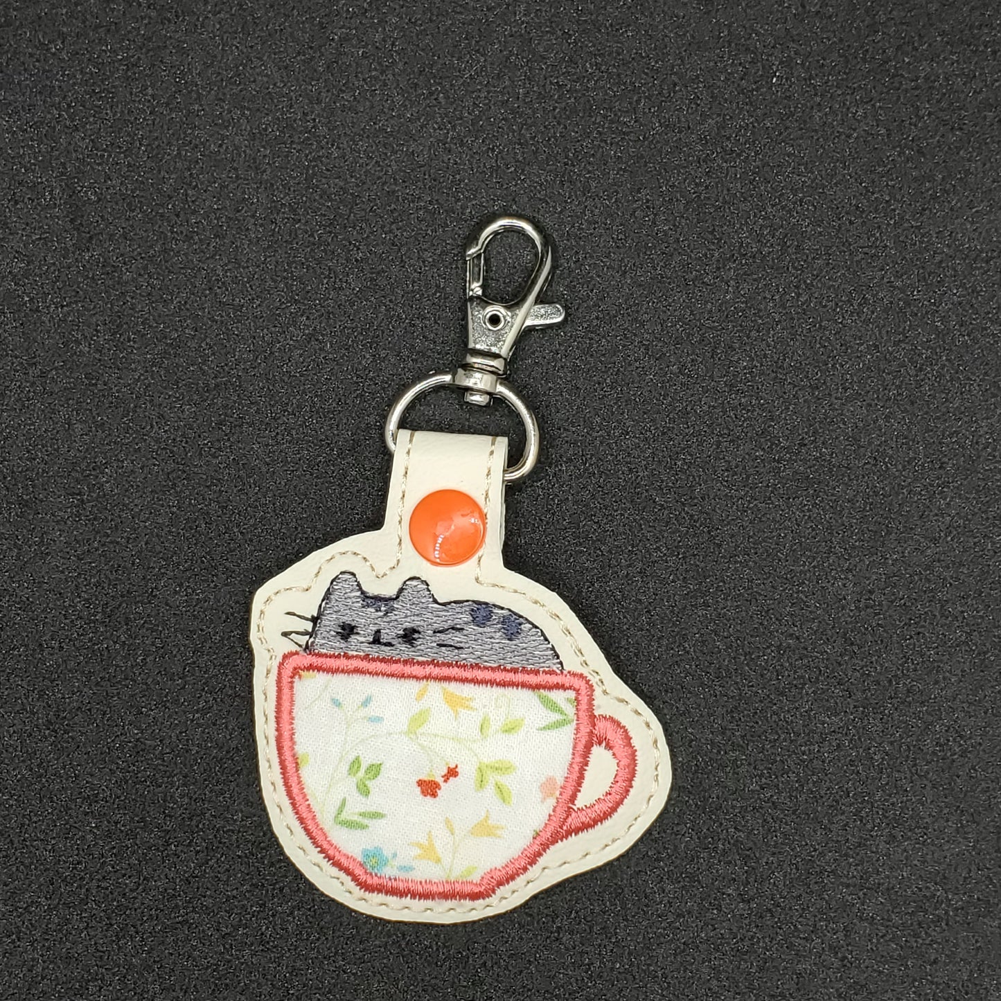Kitty in a tea cup - white vinyl, Key Fob Back Pack Charm